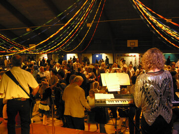 Hele bandet samlet på scenen